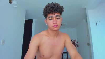 DavidfullOFlove live cam on Cam4