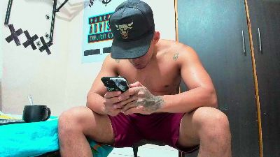 Daviid_latin_66 live cam on Cam4