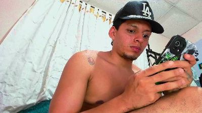 Daviid_latin_66 live cam on Cam4