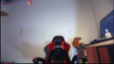 Davinson_01 live cam on Cam4