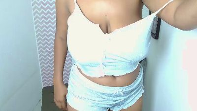 Dayanacarson live cam on Cam4