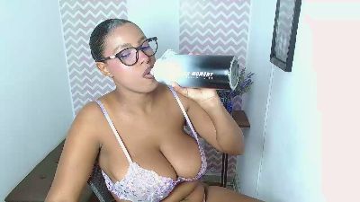 Dayanacarson live cam on Cam4
