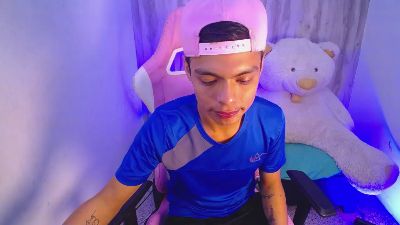 Dayronn_lee live cam on Cam4