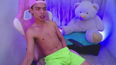 Dayronn_lee live cam on Cam4