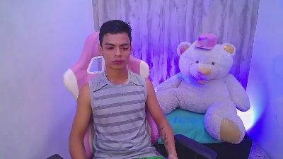 Dayronn_lee live cam on Cam4