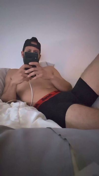 Dboyzz4631 live cam on Cam4