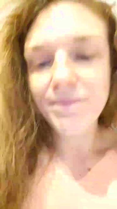DeaRed8899 live cam on Cam4