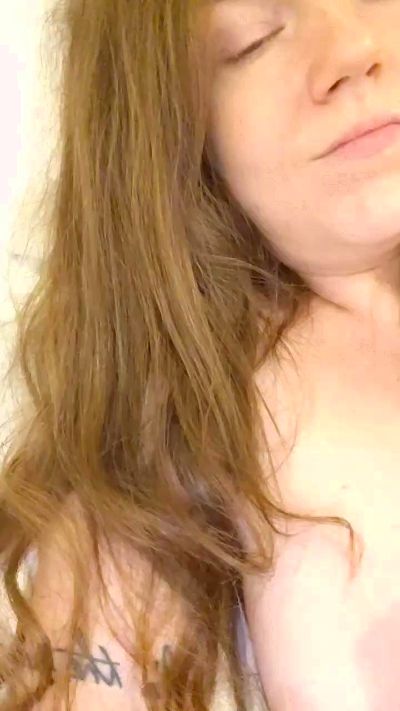 DeaRed8899 live cam on Cam4