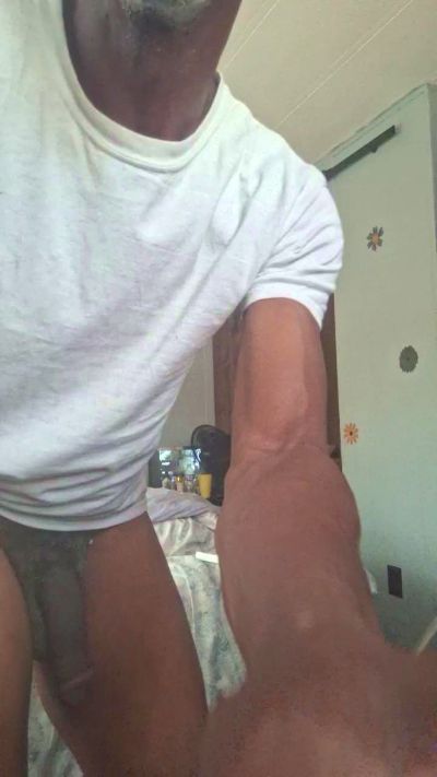 Deacon805 live cam on Cam4