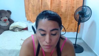 Debora_1_2_3 live cam on Cam4