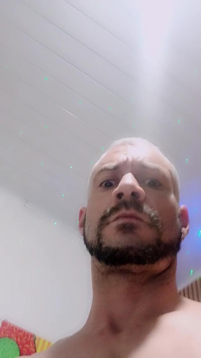 Dede4005 live cam on Cam4