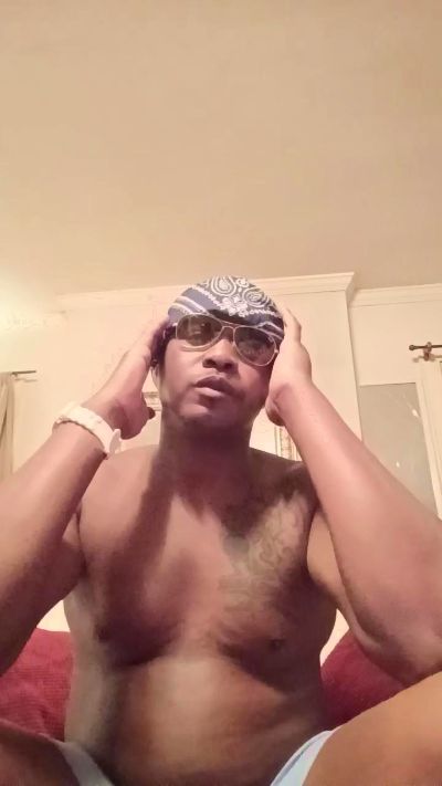 DeeLong live cam on Cam4