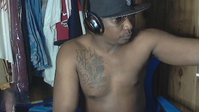 DeeLong live cam on Cam4