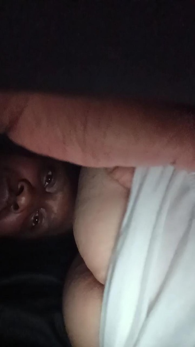 DeeLong live cam on Cam4