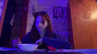DeeannaSien live cam on Cam4