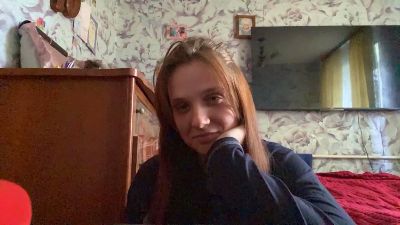 DeeannaSien live cam on Cam4