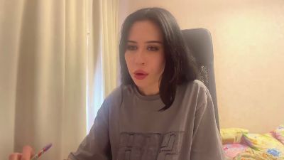 DeedeeQuayle live cam on Cam4