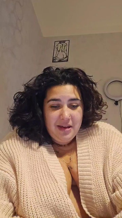 Deesse_luna live female webcam from France