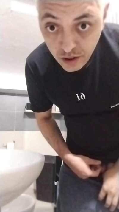 Deggy88 live cam on Cam4