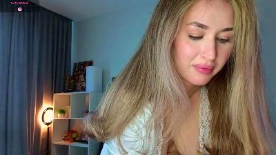 DeirdreMccook live cam on Cam4