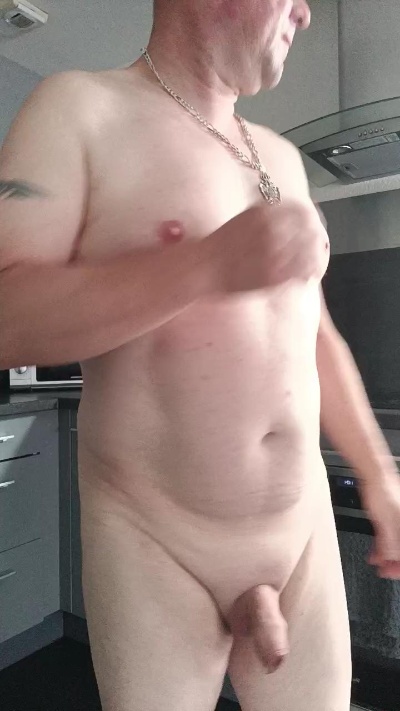 Deky68 live cam on Cam4