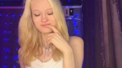 DeliaMarcin live cam on Cam4