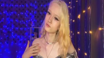 DeliaMarcin live cam on Cam4
