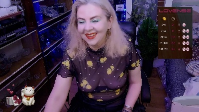 Delicecatmyau live cam on Cam4