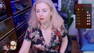 Delicecatmyau live cam on Cam4