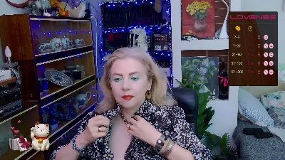 Delicecatmyau live cam on Cam4