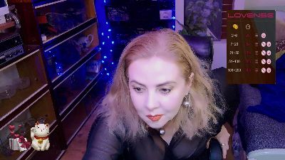 Delicecatmyau live cam on Cam4