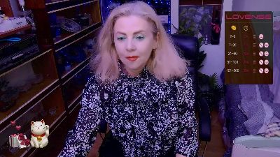 Delicecatmyau live cam on Cam4