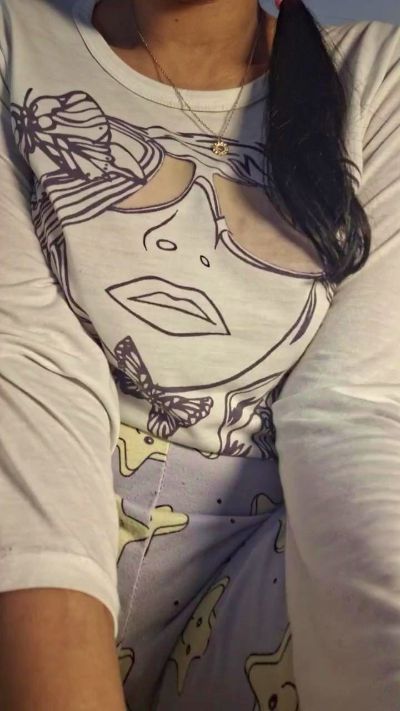 Deliciatimida live cam on Cam4