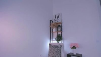 DelilahCrowe live cam on Cam4