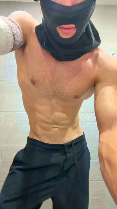 Delincuente2323 live cam on Cam4