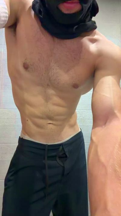 Delincuente2323 live cam on Cam4