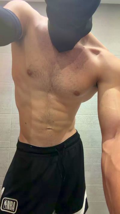 Delincuente2323 live cam on Cam4
