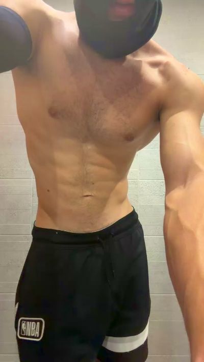 Delincuente2323 live cam on Cam4