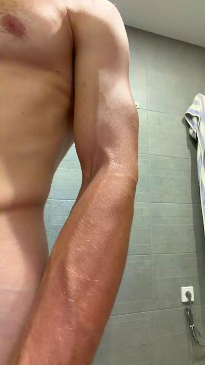 Delincuente2323 live cam on Cam4