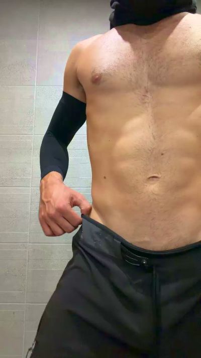 Delincuente2323 live cam on Cam4