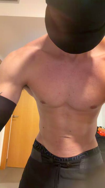 Delincuente2323 live cam on Cam4