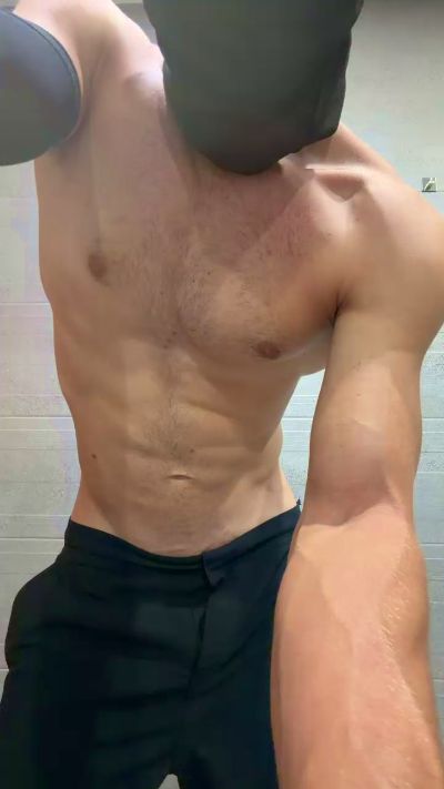 Delincuente2323 live cam on Cam4