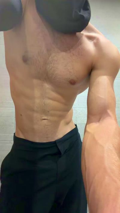 Delincuente2323 live cam on Cam4