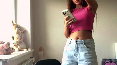 DelisaGuizar live cam on Cam4
