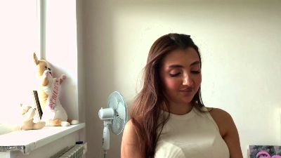 DelisaGuizar live cam on Cam4