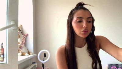 DelisaGuizar live cam on Cam4