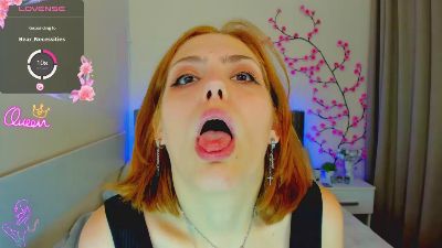 DellaRows live cam on Cam4