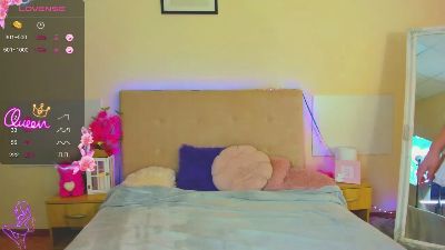 DellaRows live cam on Cam4