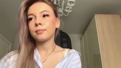 DelsieVanheel live cam on Cam4