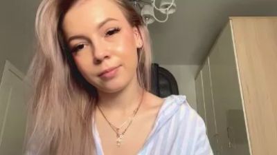 DelsieVanheel live cam on Cam4